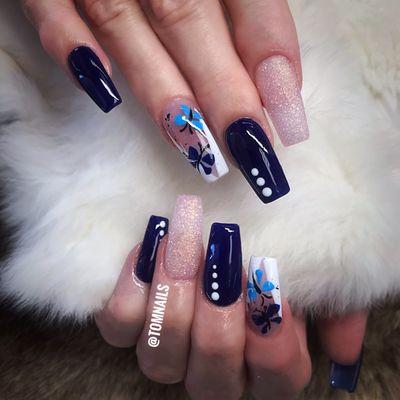 Full set acrylic gel design =done by Tom