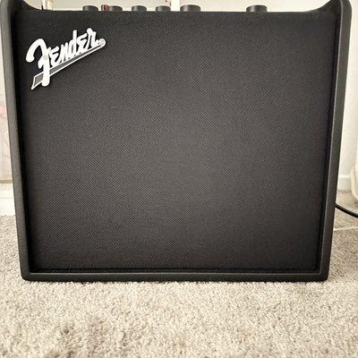 FENDER Amplifier