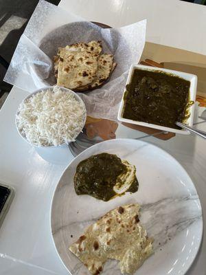 Saag Curry- Chicken and Garlic Naan