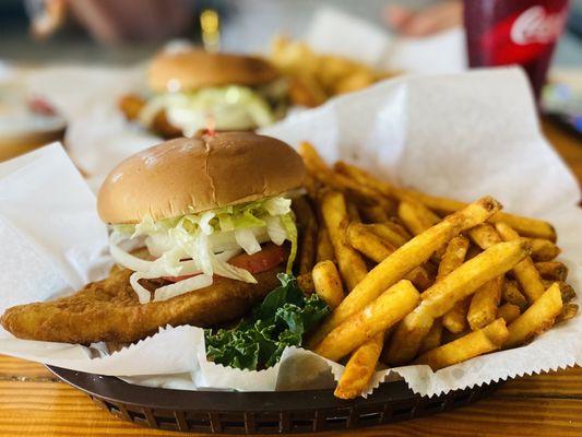 Fried Grouper sandwiches has toasted bun with LTO mayo or tarter on the side. Comes with Choice of 2 sides. Fabulous :)...