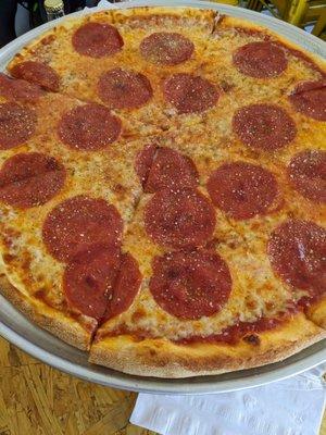 Large Pepperoni pizza