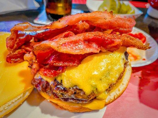 Bacon cheeseburger, extra cheese