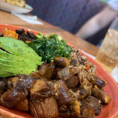 Vegan quinoa bowl