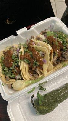 Tacos de carne asada