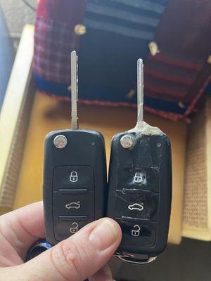 New key on the left, the old sad and glued key on the right.