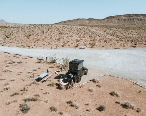 The Wrangler 4x4 Jeep Wrangler and its integrated rooftop tent is designed for all kinds of ​expeditions.