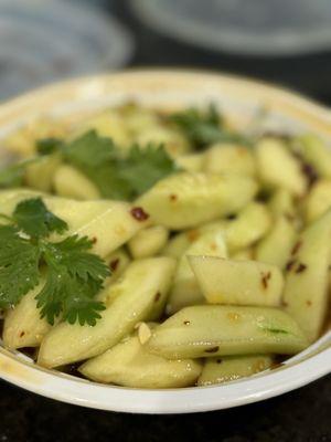 Cucumber with garlic sauce