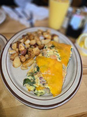 Minced Nova Scotia Lox Omelette w spinach, mushrooms, and cheddar cheese