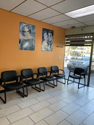 Waiting area #hairsalon#newarkhairsalon#salonstyle