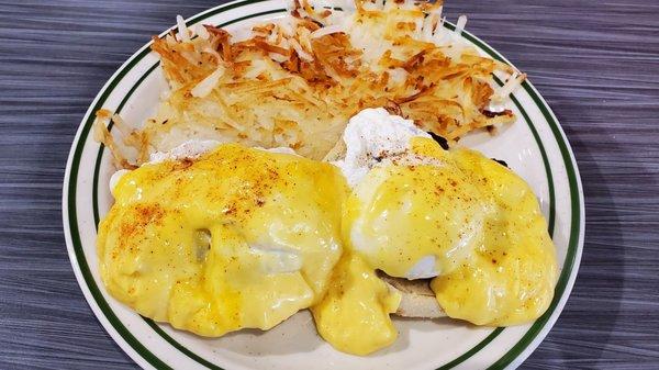 Eggs Benedict - excessively lemon Hollandaise - meh