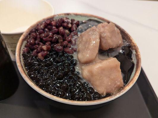 Check out all of the toppings on this shaved ice bowl!