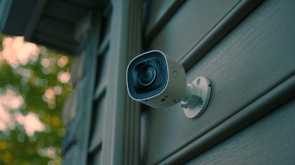 Outdoor camera with Perimeter Guard, Analytics, & 2-Way Audio