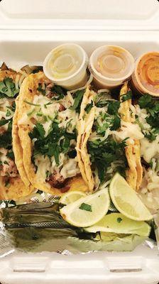 Tacos de pollo asado con queso