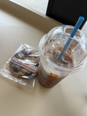 Buy any size drink and get a cookie for $1