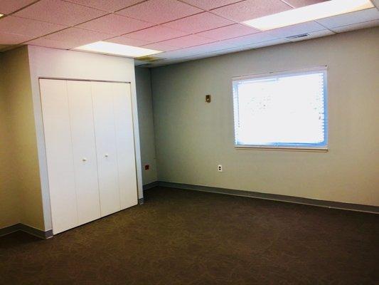 single office, 350 sf