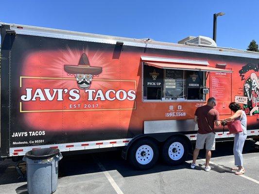 Navi's Taco truck