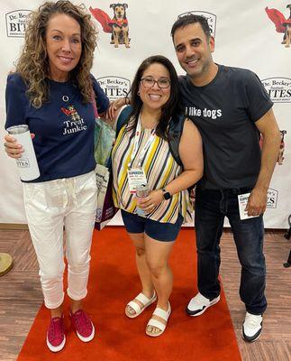 Co-owner Mandy meeting the amazing Dr. Karen Becker and Rodney Habib in Las Vegas at Superzoo