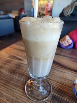 Amazing root beer float