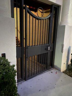 Gate that never closes