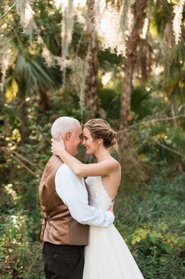 Couple photos at the edge of the property. Photo by @MaryFoskyPhotography