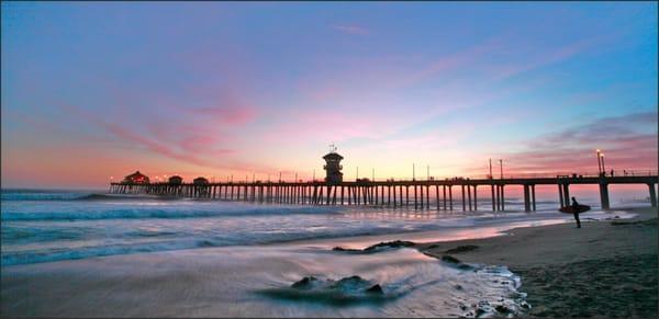 The iconic Huntington beach pier.