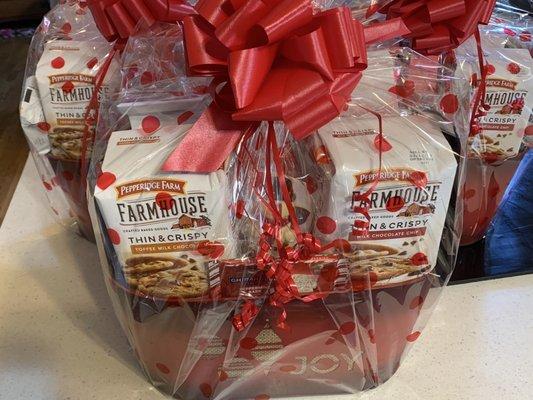 Holiday gift packs come in several sizes!