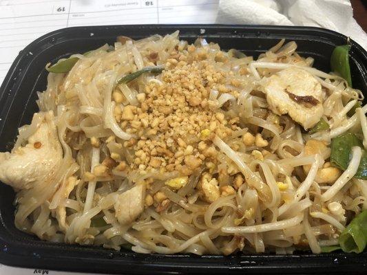 Spicy chicken pad Thai