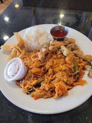 Chicken pad Thai