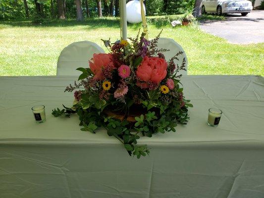 Head table arrangement - more coral peonies!!!