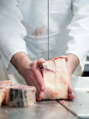 Cutting beef shanks