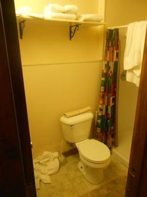 day we left small bathroom , no tub