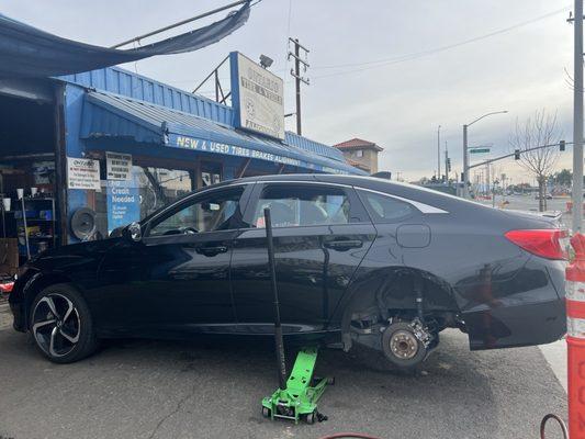 Ontario Tire & Wheels; Tire Change