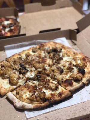 Roasted cauliflower pizza