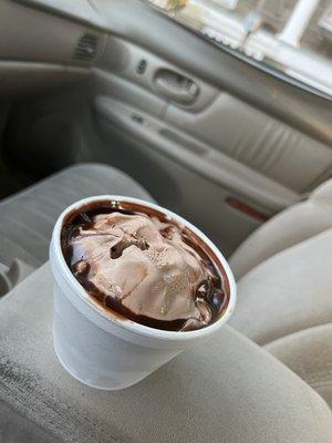 Hot fudge Sunday with chocolate soft served ice cream~