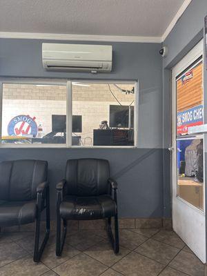 Clean waiting room at Quick Smog Check!