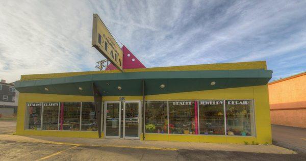 A view of the front of store looking south from 38th ave.