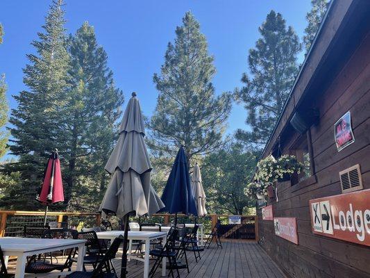 Amazing little deli along the Truckee River. Amazing deck for a snack or delicious sandwich. Your love this place