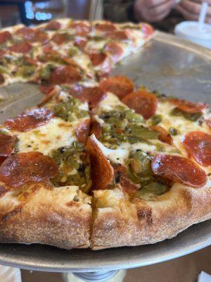 505 pizza (pepperoni and green chilies)