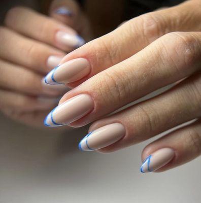 Double French--style and originality in every detail 
For those who love bold and unique designs! 

 Nails that never go unnoticed!