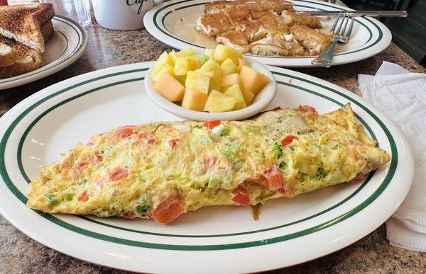 Veggie omelette with fresh fruit