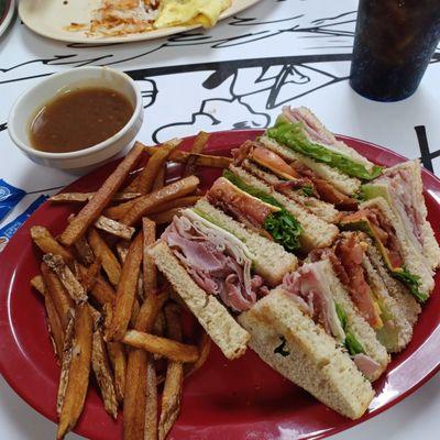 The most amazing Club sandwiches I've ever had! A+++