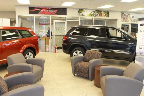 Showroom Waiting Area with free Wi-Fi