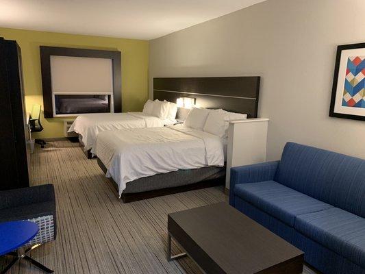 Holiday Inn Express Hotel & Suites Cleburne