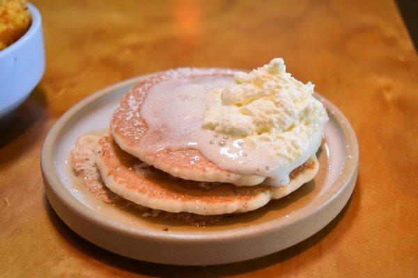 Pancakes with vanilla pandan cream