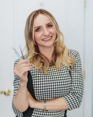 Eyelash Extension Specialist Daria Tkatchenko