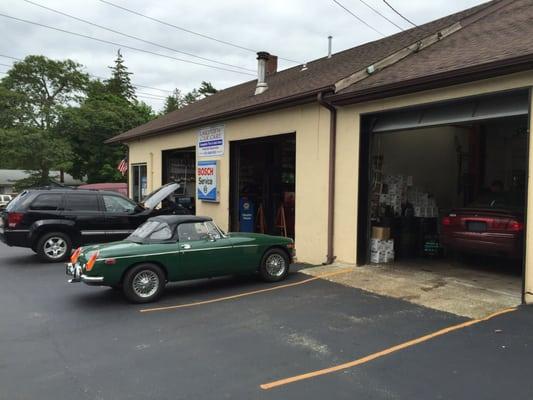 Lakeview Car Care Side Of Building