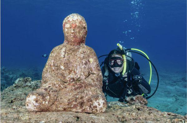 West Side Dive, Oahu... photographer: Karen Williams-Bryan.  Me with bifocals loving it!