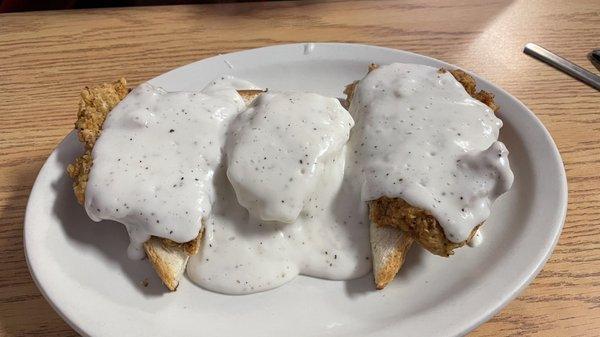 "Hot Meat Sandwich" with pork tenderloin, mashed potatoes and gravy