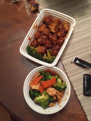 Small chicken and broccoli and large (have eaten) general tso's. Good portions. General tso's has a sweet taste to it