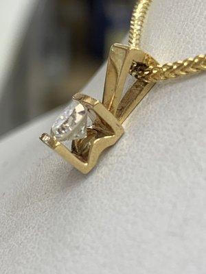 14 Kt Yellow Gold Diamond Pendant